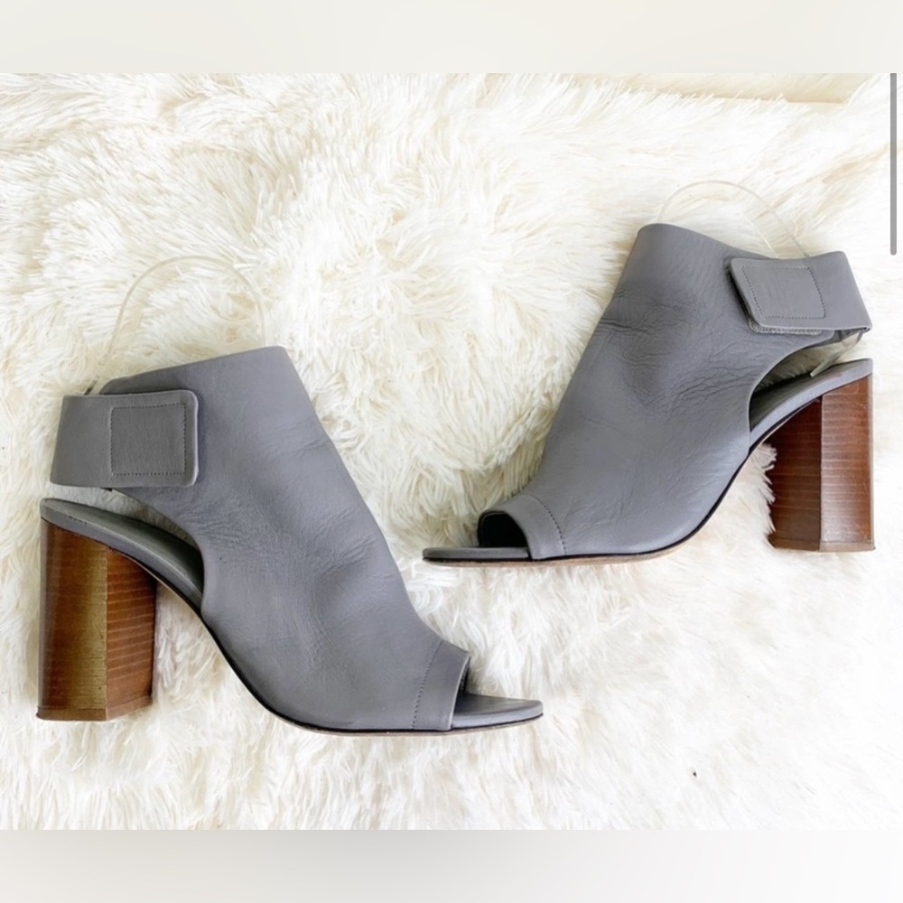 Vince Faye Peep Toe Leather Block Heel Booties Grey Size 8 M